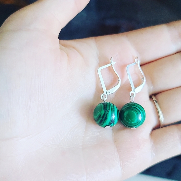Beautiful Malachite beaded earrings ✨ - Picture 2 of 4